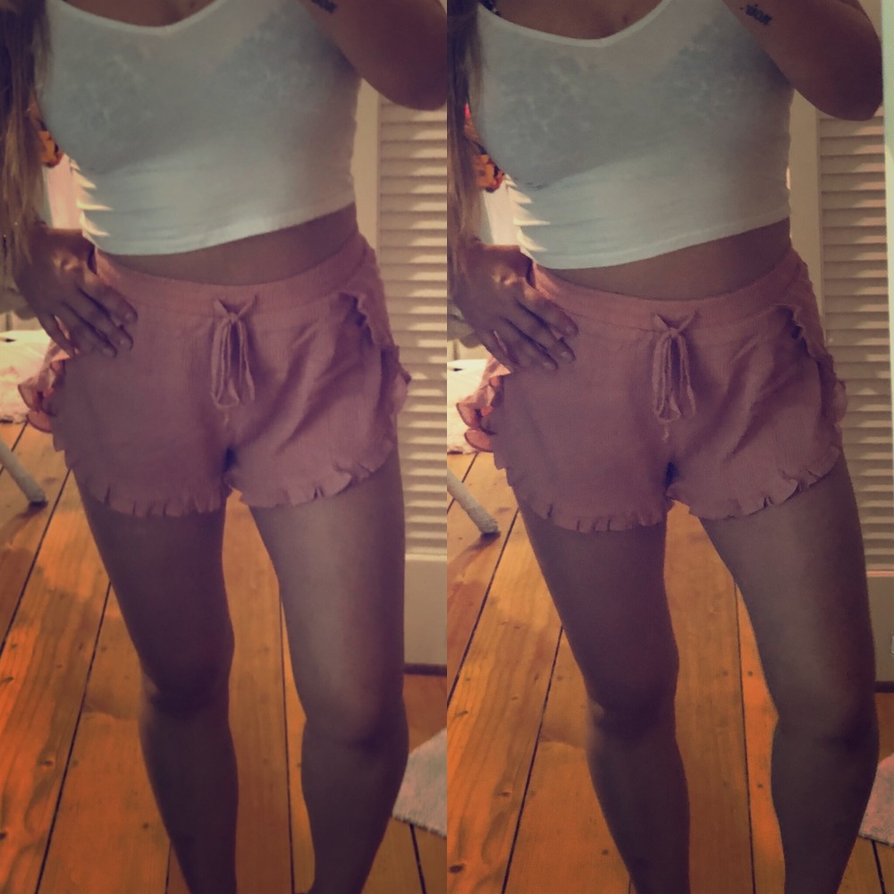 Ruffle mauve shorts